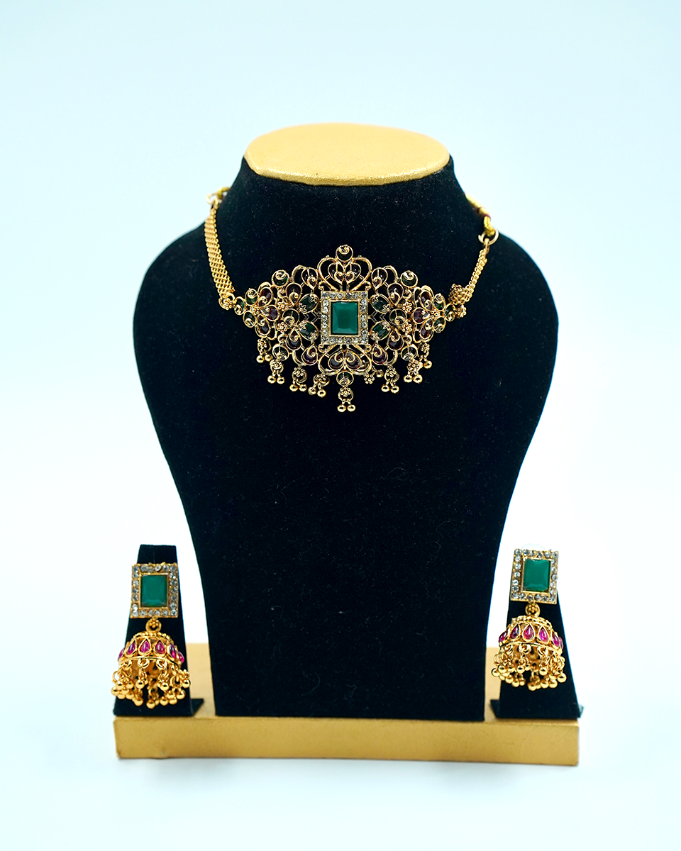 Green Stone and Gold Choker with Matching Earrings
